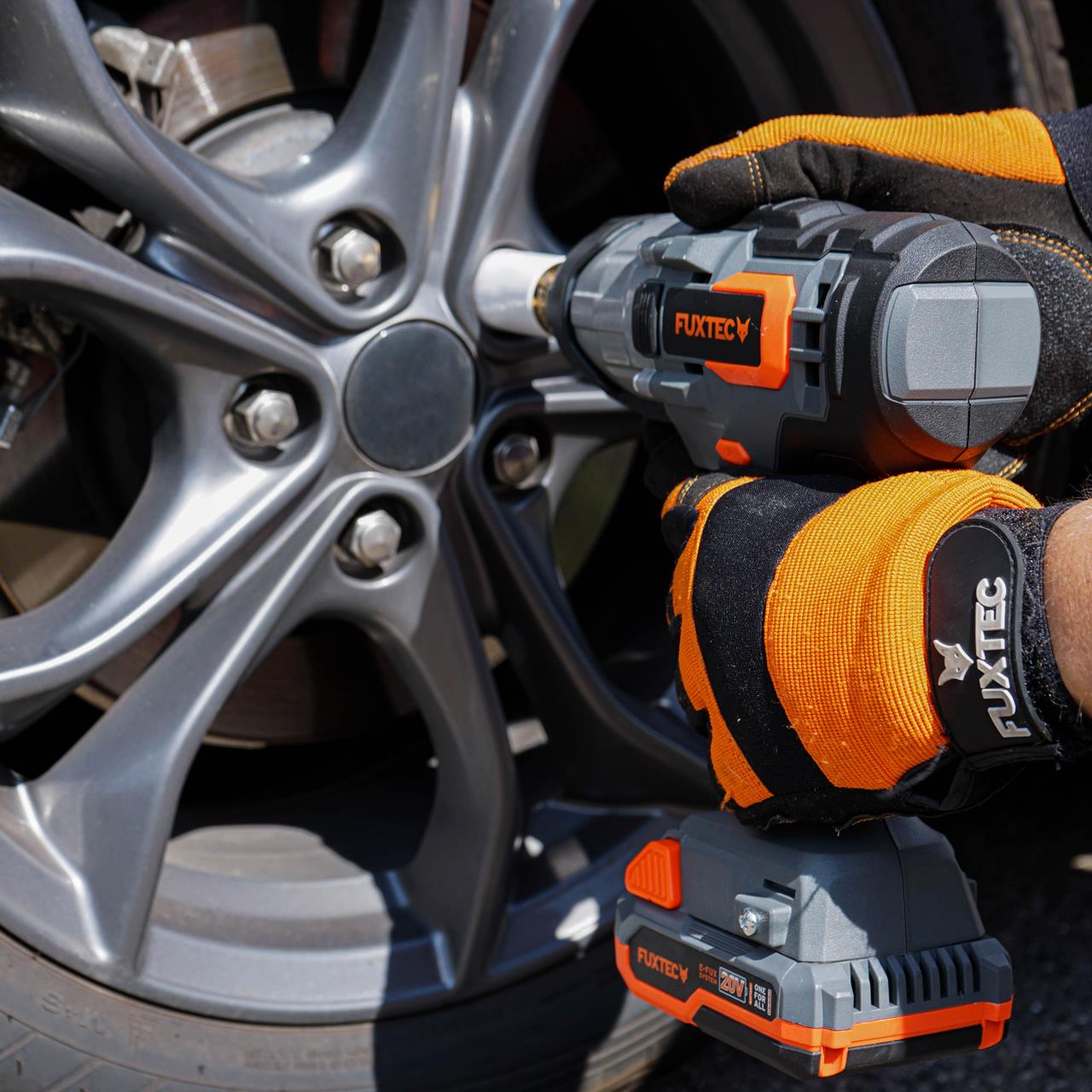 Akumulátorový rázový utahovák FUXTEC 20V FX-E1IW20 SET s 1 x akumulátorem 4Ah, 1 x nabíjeckou 1A